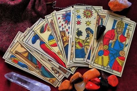 latin tarot|DRAW THE CARDS